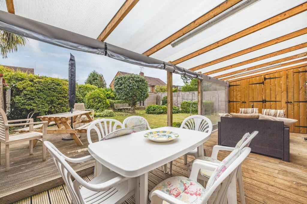 3-Bed Family Home With Parking & Large Garden Windsor Zewnętrze zdjęcie